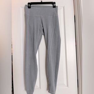 Lululemon pants size 8 ankle length like new! No tag inside-